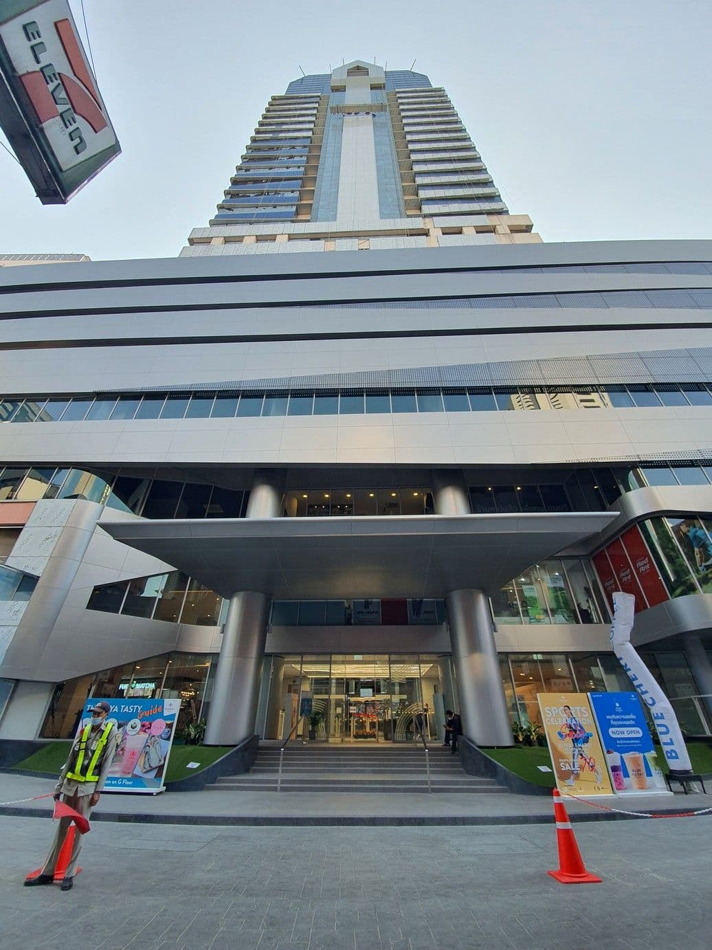 Thaniya Plaza / อาคารธนิยะ พลาซ่า