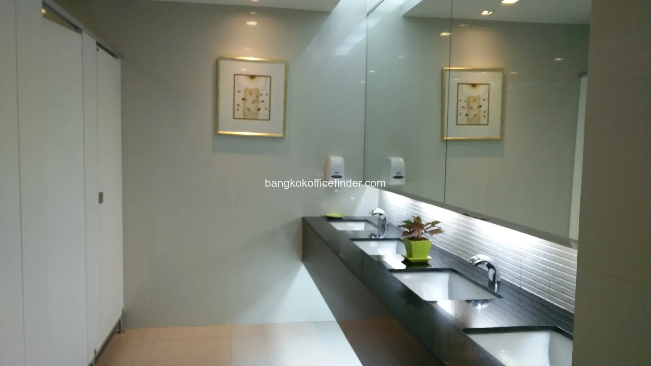ห้องน้ำ - อาคาร เพรสซิเด้นท์ ทาวเวอร์ ห้องน้ำ - อาคาร เพรสซิเด้นท์ ทาวเวอร์
