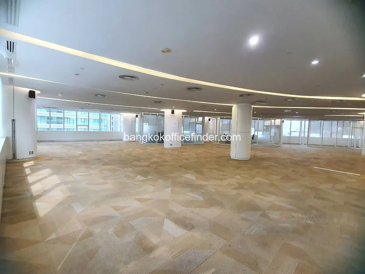 Example office unit - Thai Summit Tower (bare shell) Example office unit - Thai Summit Tower (bare shell)