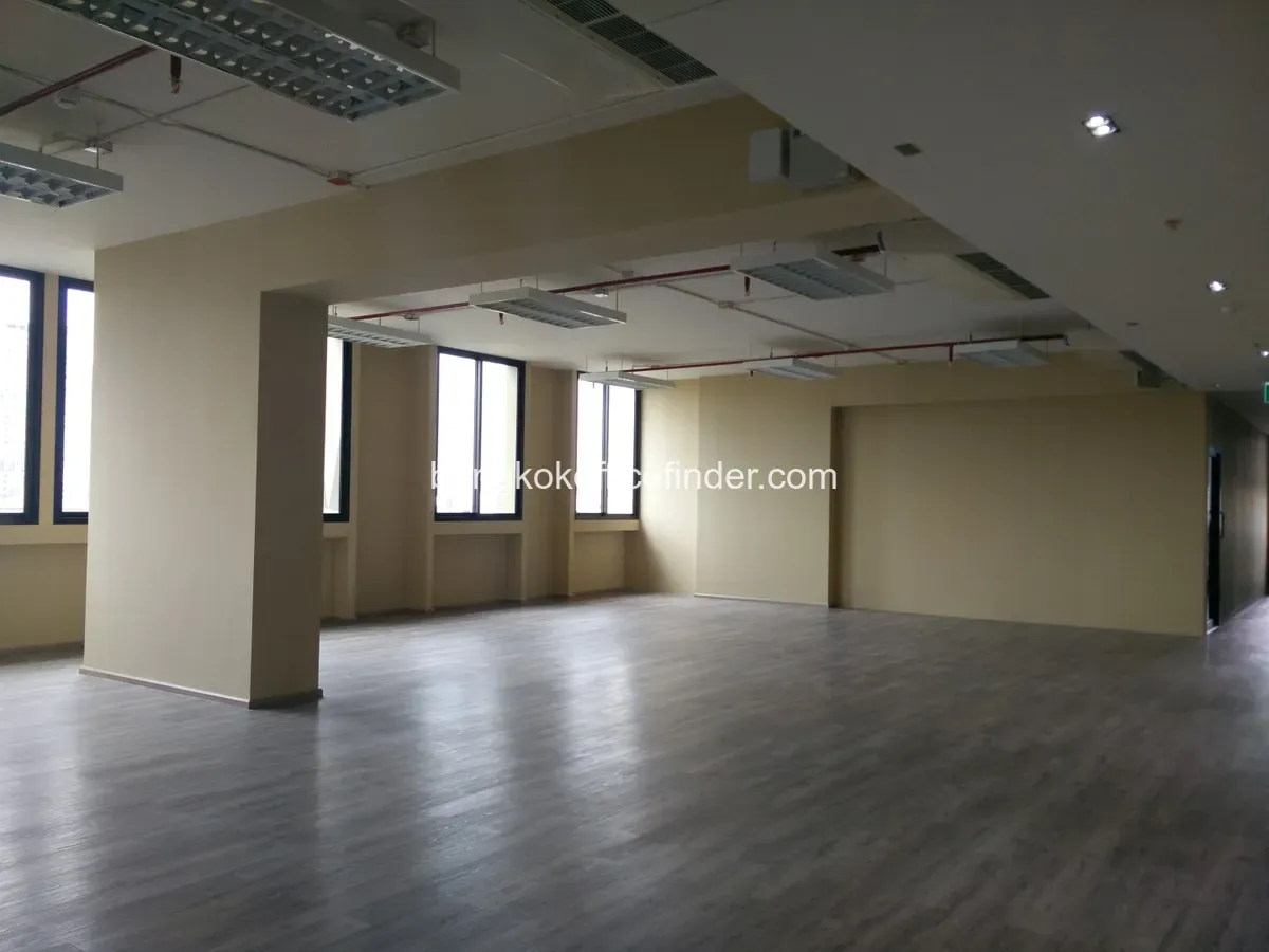 Example office unit - Promphan 3 (bare shell) Example office unit - Promphan 3 (bare shell)