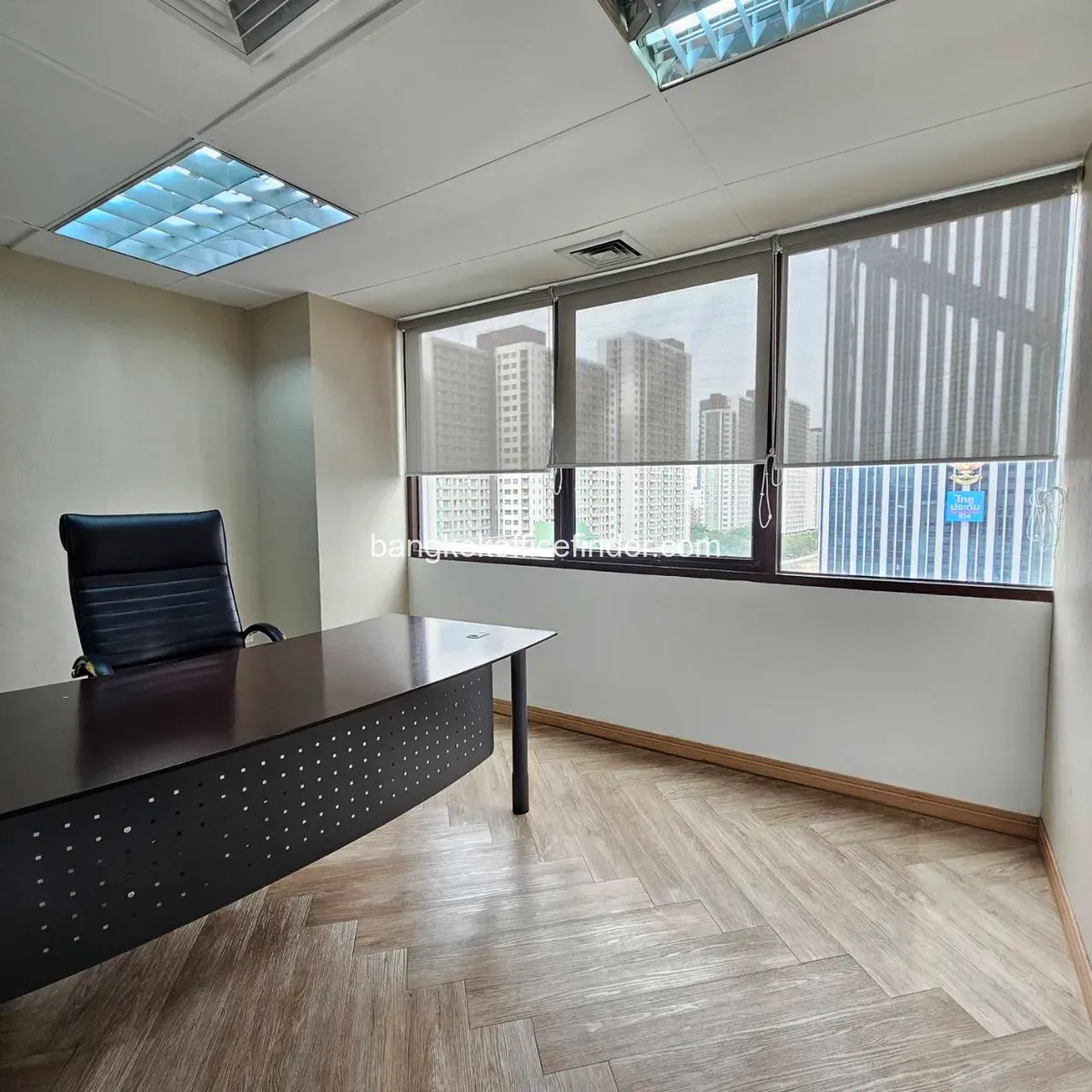 Example office unit - Vorasombat Building (fully furnished) Example office unit - Vorasombat Building (fully furnished)