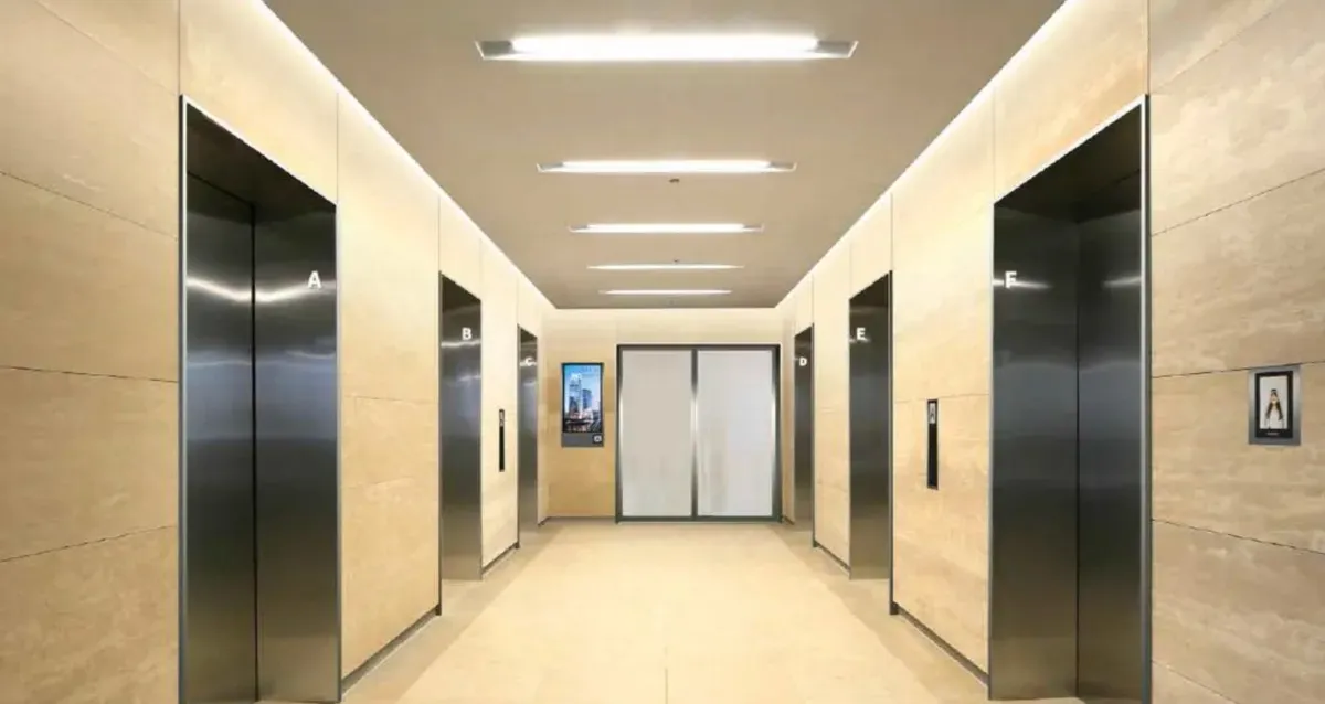 Lifts - UOB Plaza Bangkok Lifts - UOB Plaza Bangkok