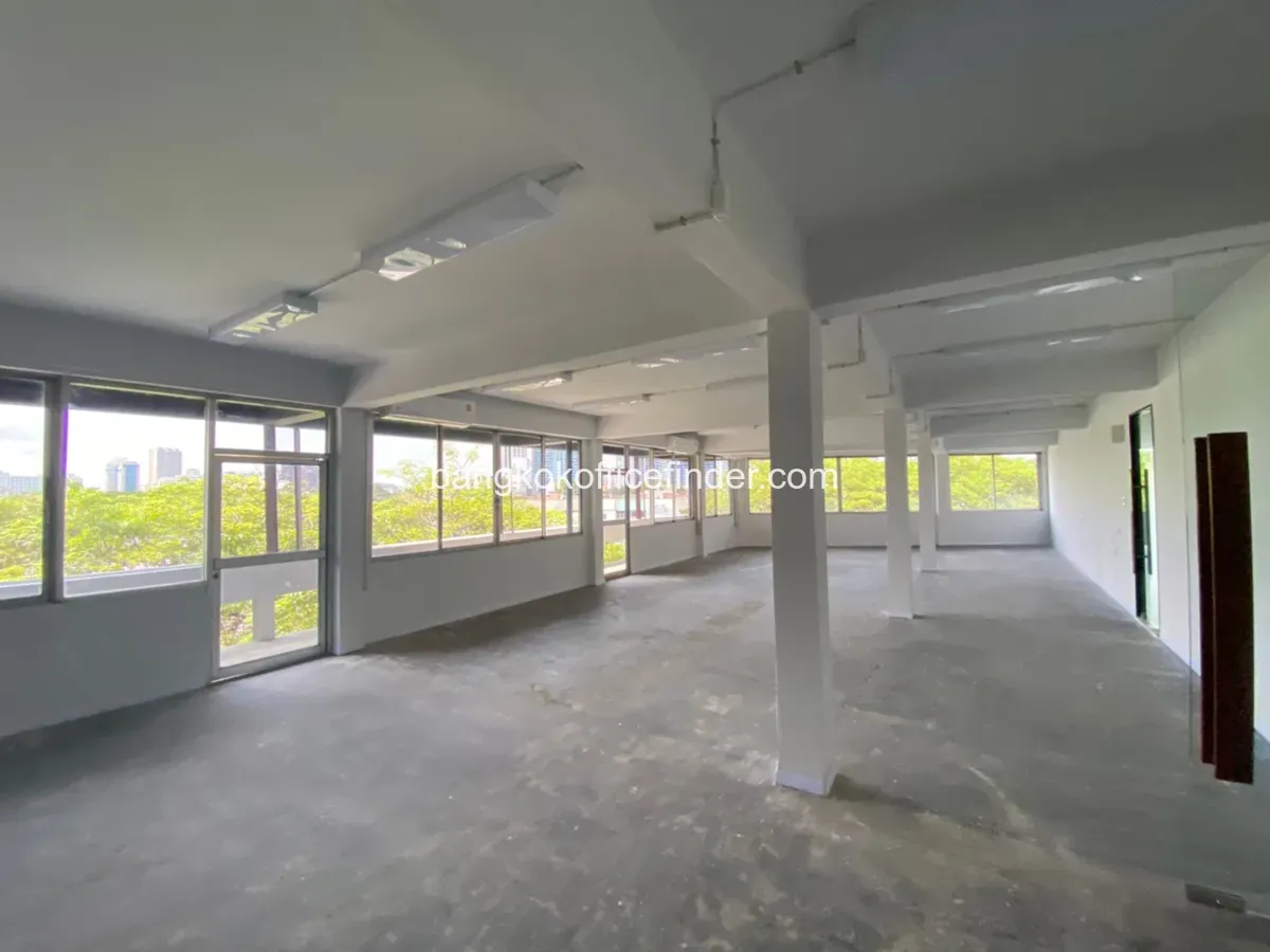 Example office unit - Srisuk Building (bare shell) Example office unit - Srisuk Building (bare shell)