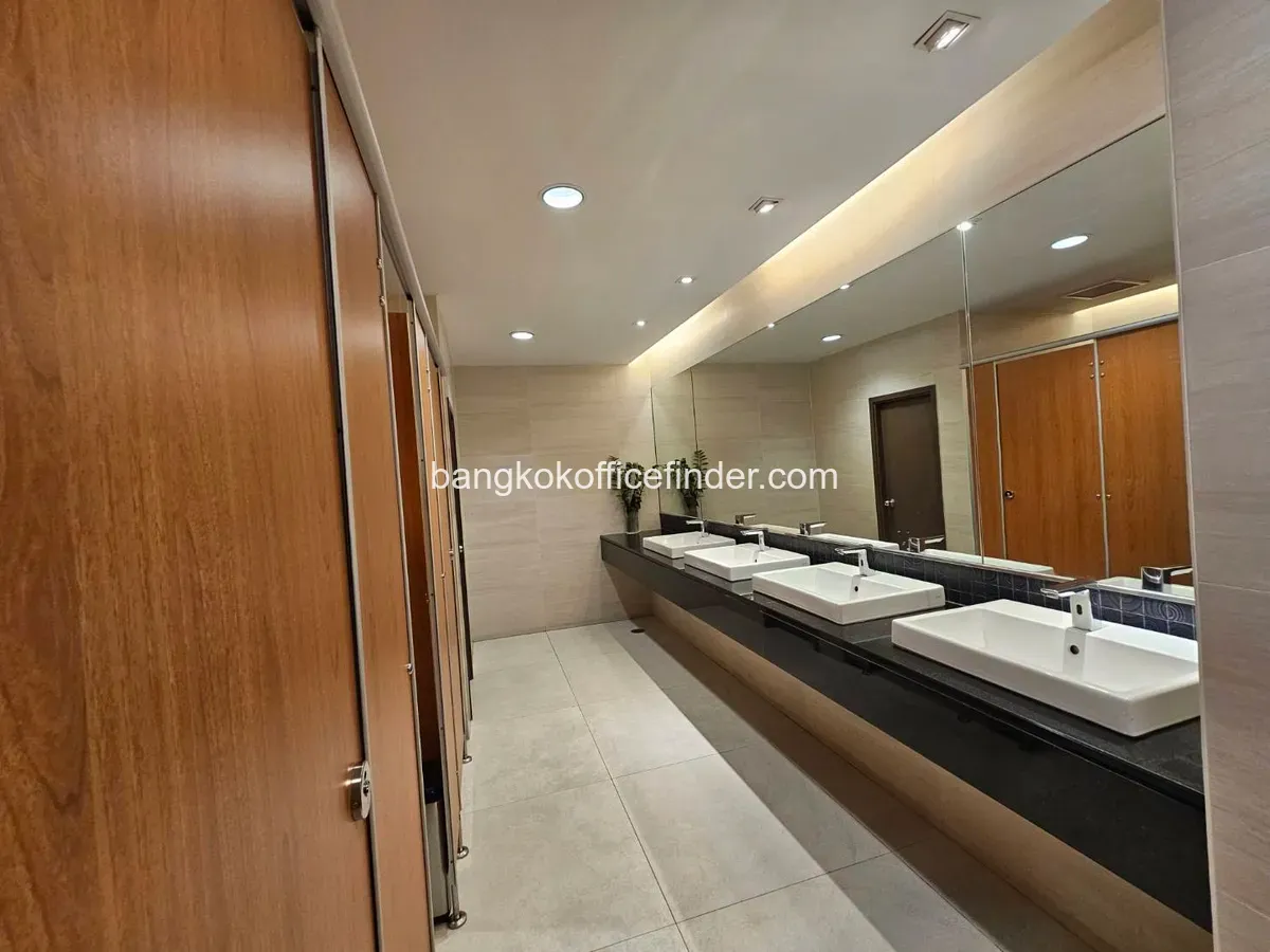 Toilets - Sindhorn Tower Toilets - Sindhorn Tower