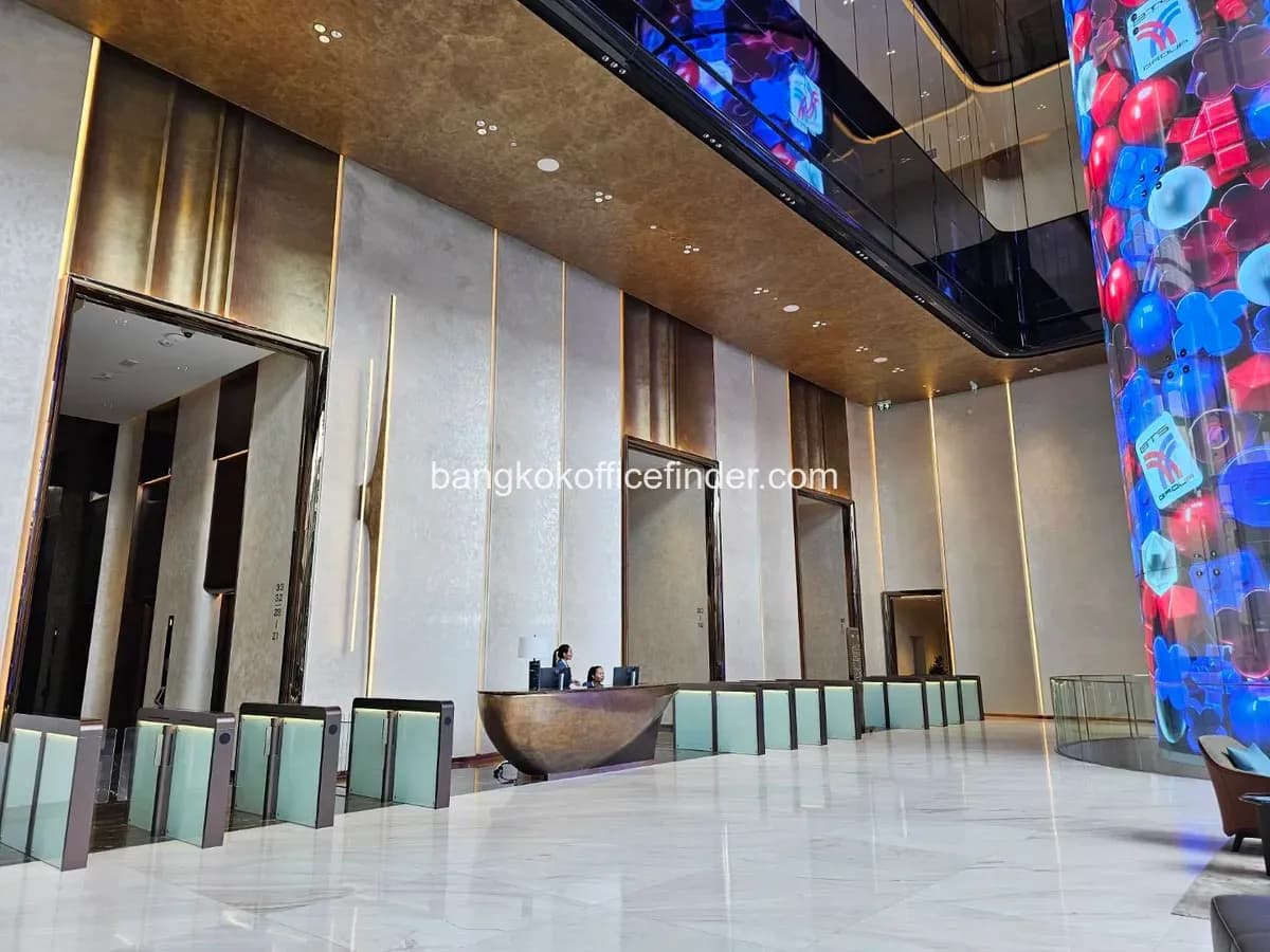 Lobby - BTS VISIONARY PARK Lobby - BTS VISIONARY PARK