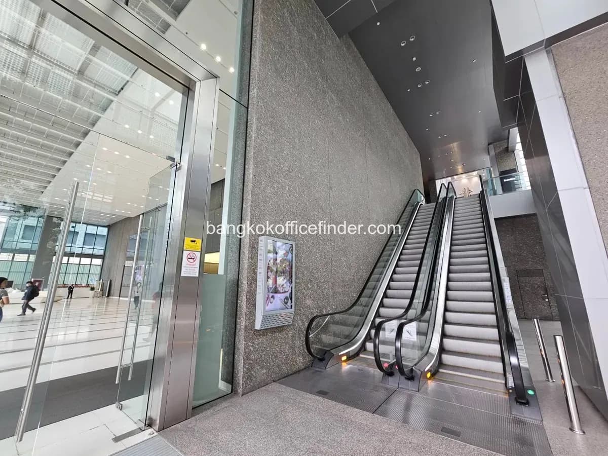 Entrance - AIA Sathorn Tower Entrance - AIA Sathorn Tower