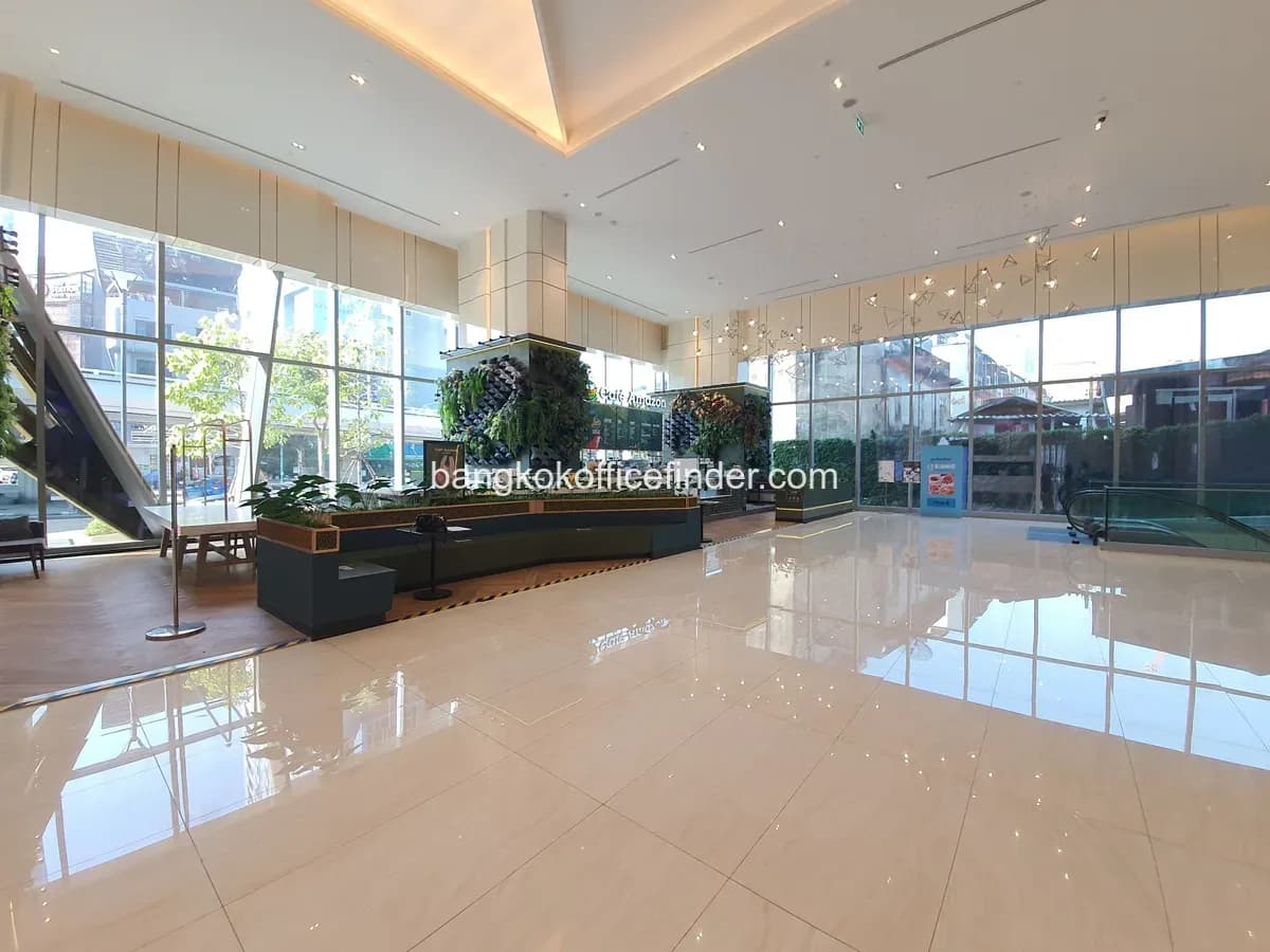 ร้านค้าภายในอาคาร - สปริง ทาวเวอร์ ร้านค้าภายในอาคาร - สปริง ทาวเวอร์