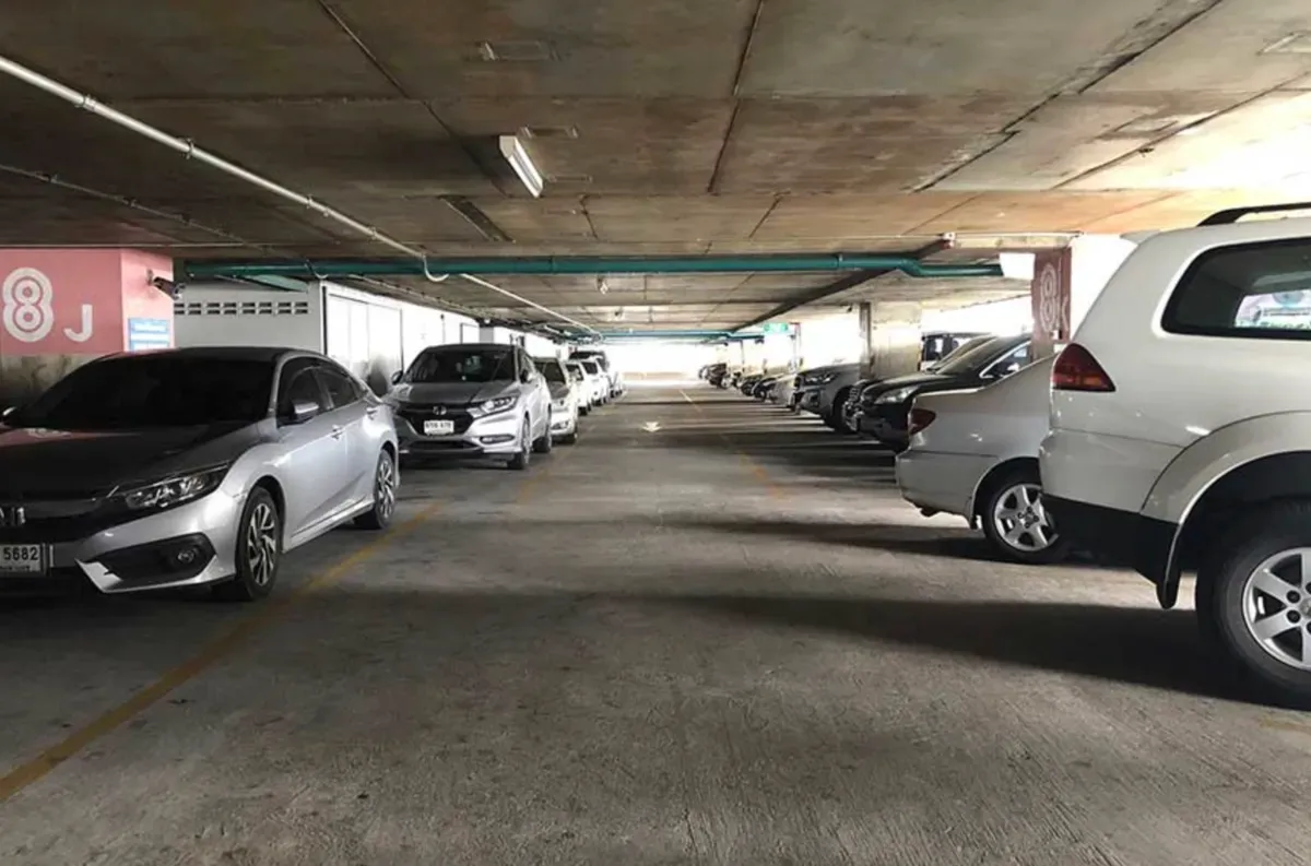 Parking - Charn Issara II Parking - Charn Issara II