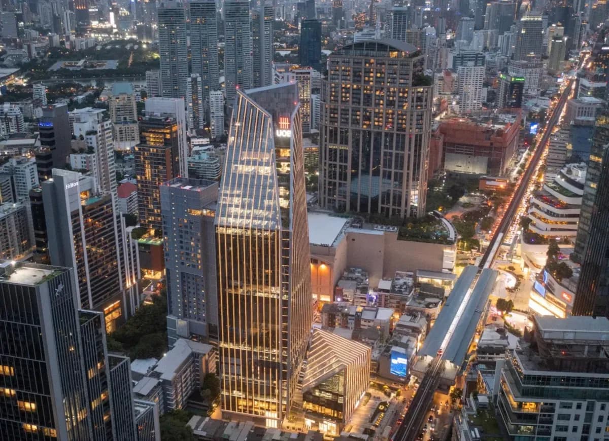 Accessibility - UOB Plaza Bangkok Accessibility - UOB Plaza Bangkok