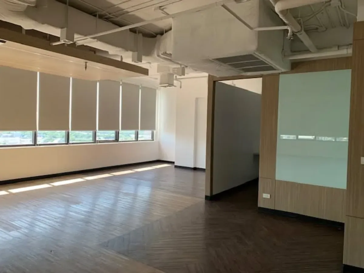 ตัวอย่างสำนักงาน อาคารทีพีไอ (ห้องเปล่า) ตัวอย่างสำนักงาน อาคารทีพีไอ (ห้องเปล่า)