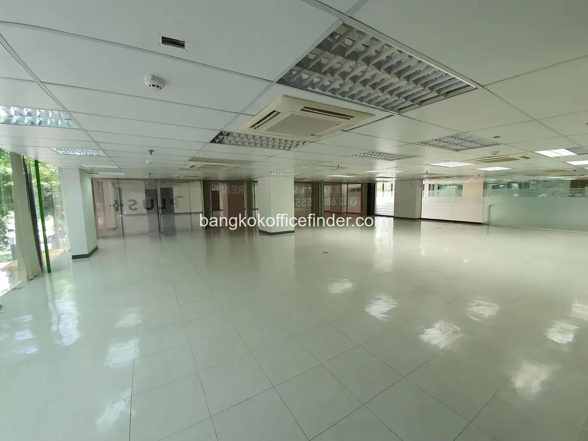 เช่าออฟฟิศ HUGS Building / อาคาร ฮักส์
